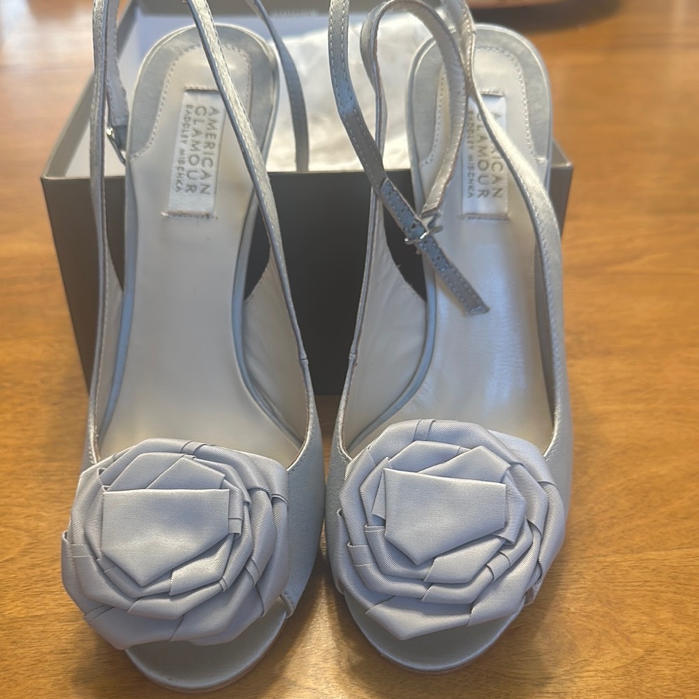 American Glamour Badgley Mischa Silver Heels with Floral Accent NWB Size 9M